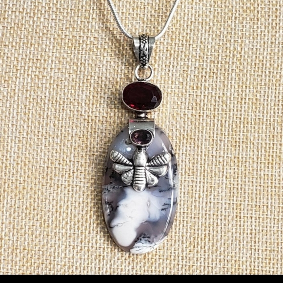 Garnet necklace, 925 silver dendrite opal garnet butterfly bee pendant necklace - Picture 2 of 14